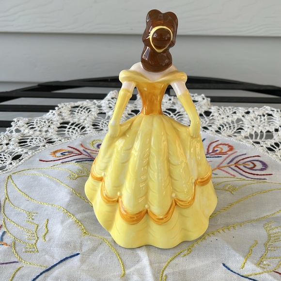 Disney Belle Beauty and the Beast- Vintage Ceramic Figurine- with Tag - Picture 4 of 6